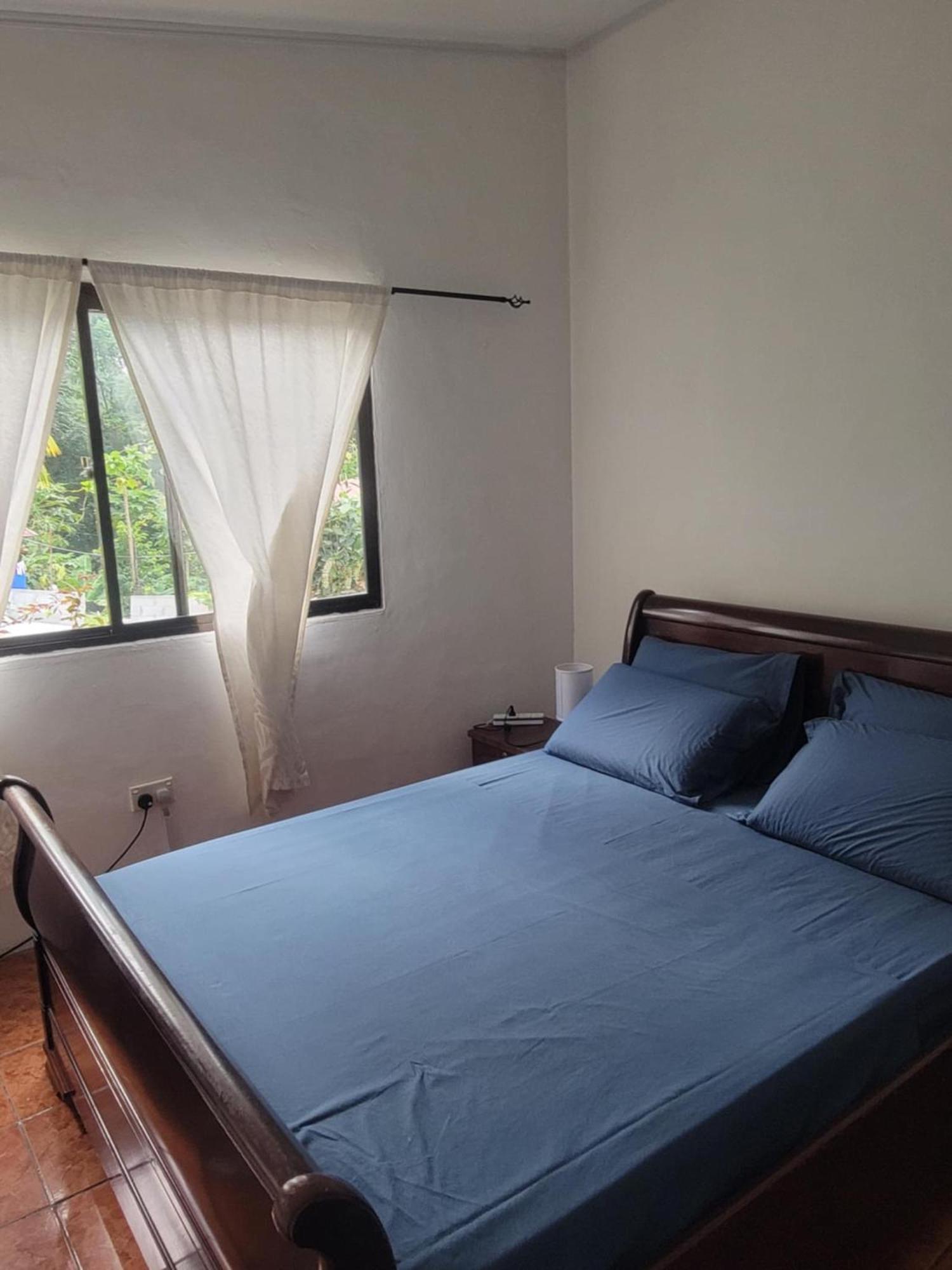 Papayas Self Catering Room Victoria Extérieur photo